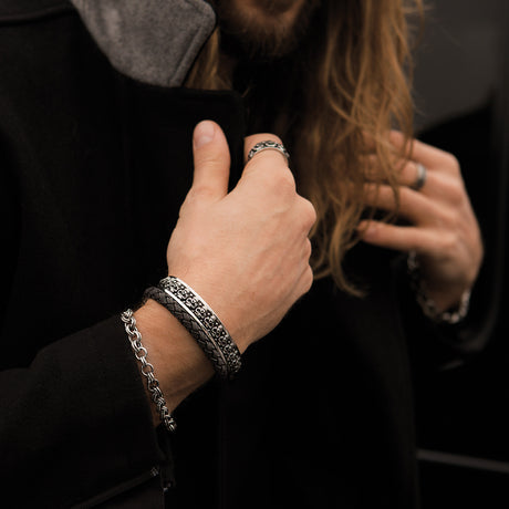 Überprüfen Sie, warum Leder und Silber Armbänder sind so beliebt bei Männern