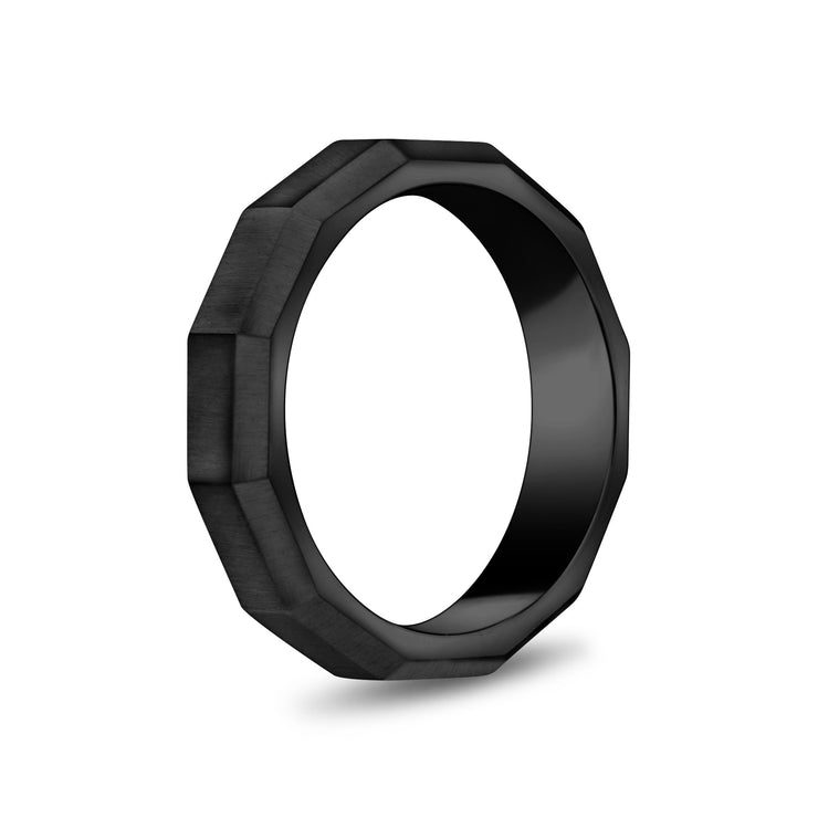 Herrenring - 5 mm facettierter mattschwarzer Stahlring mit Gravur